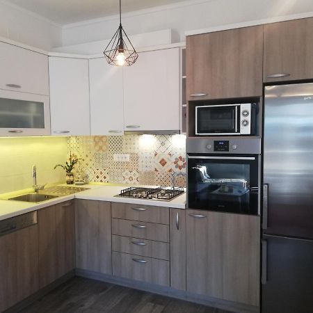 Готель Apartman Komadina Макарська Екстер'єр фото